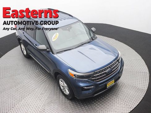 Used 2020 Ford Explorer XLT w/ Equipment Group 202A AWD/4WD image 3