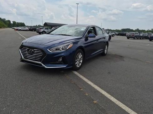 Used 2019 Hyundai Sonata SE FWD image 2