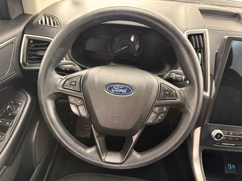 Used 2023 Ford Edge SE image 16
