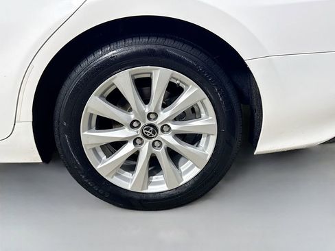 Used 2018 Toyota Camry LE FWD image 28