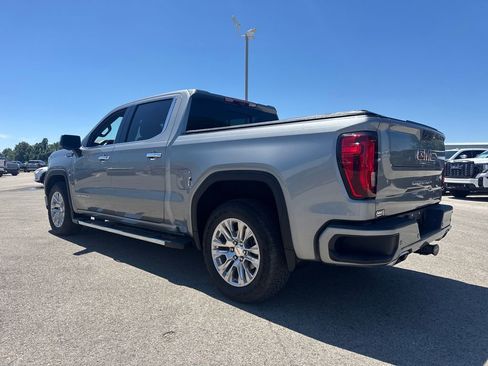 Used 2023 GMC Sierra 1500 Denali w/ Technology Package AWD/4WD image 4