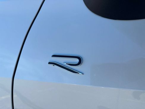 Certified 2025 Volkswagen Tiguan SEL R-Line AWD/4WD image 11