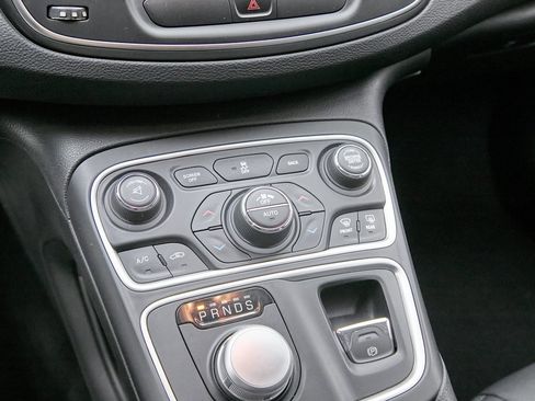 Used 2015 Chrysler 200 C w/ Navigation & Sound Group I image 21