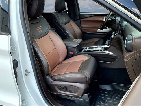 Used 2021 Ford Explorer King Ranch w/ Premium Technology Package AWD/4WD image 32