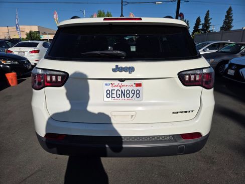 Used 2018 Jeep Compass Sport image 3