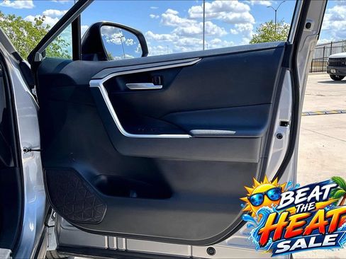 Used 2025 Toyota RAV4 XLE FWD image 21