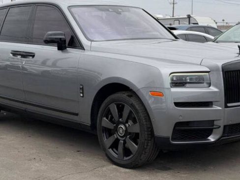 Used 2023 Rolls-Royce Cullinan image 3