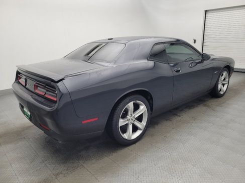 Used 2017 Dodge Challenger R/T image 10