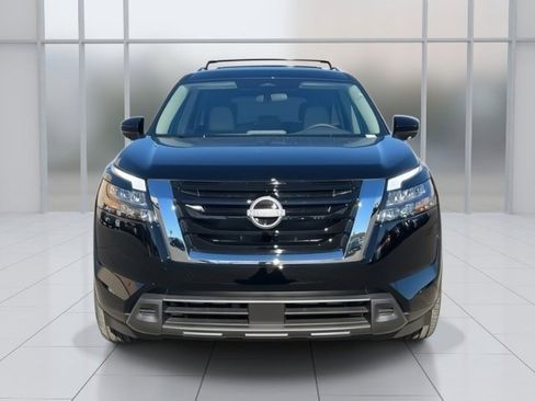 New 2025 Nissan Pathfinder SV image 8