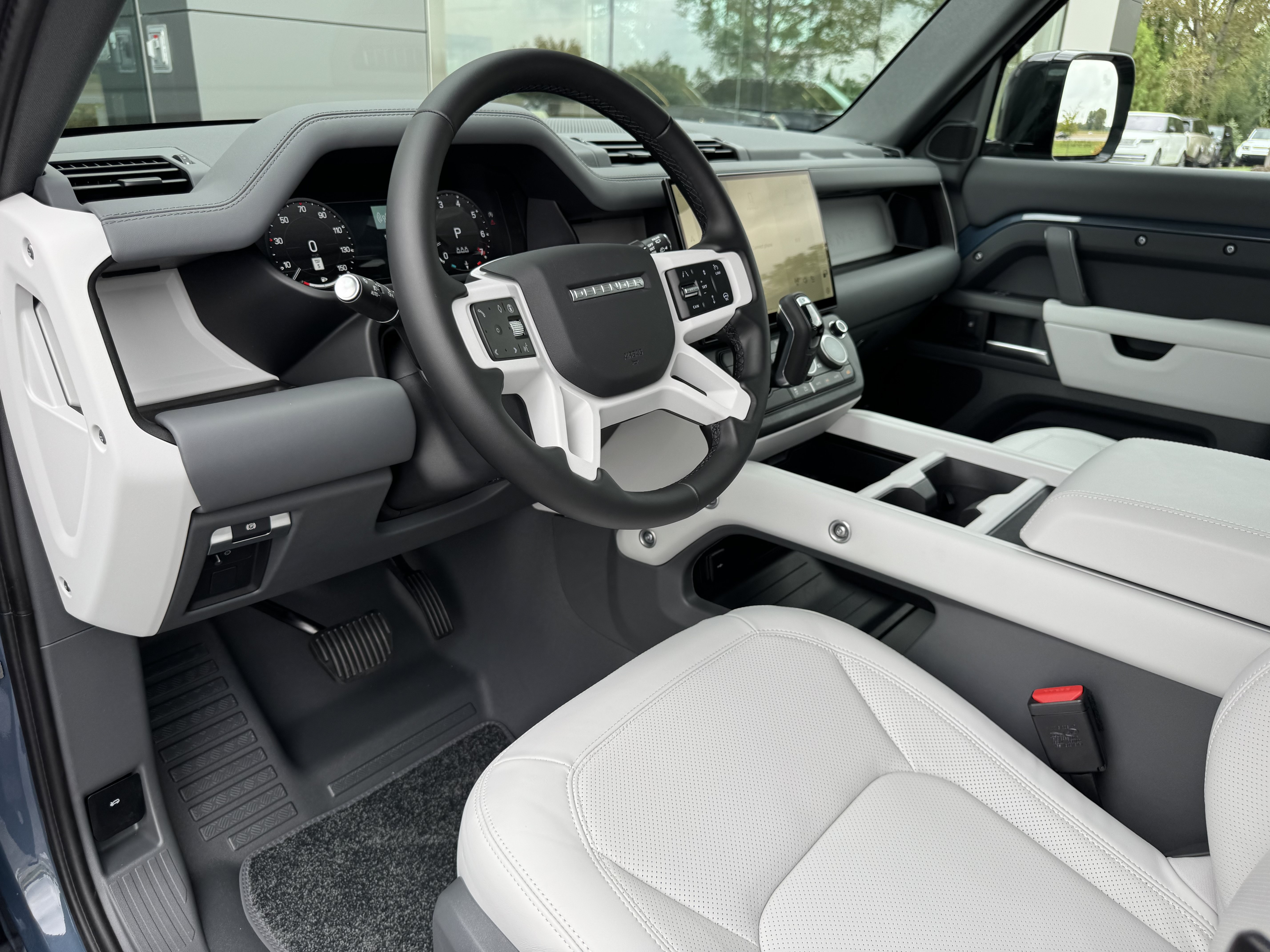 New 2026 Land Rover Defender 110 S AWD/4WD image 13