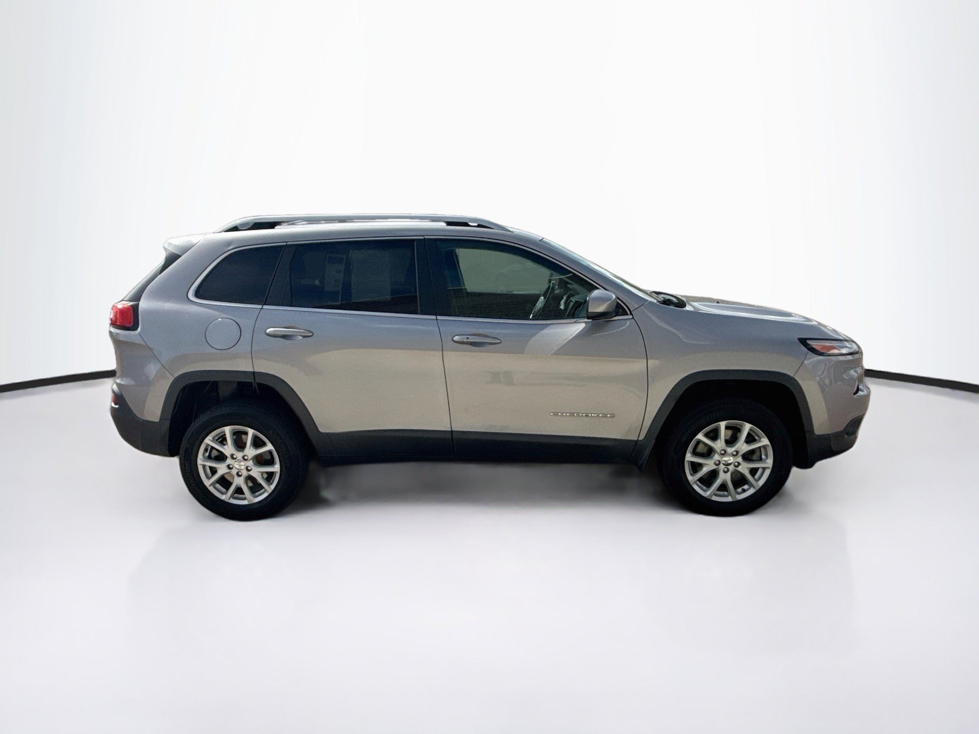 Used 2017 Jeep Cherokee Latitude w/ Comfort/Convenience Group AWD/4WD image 10