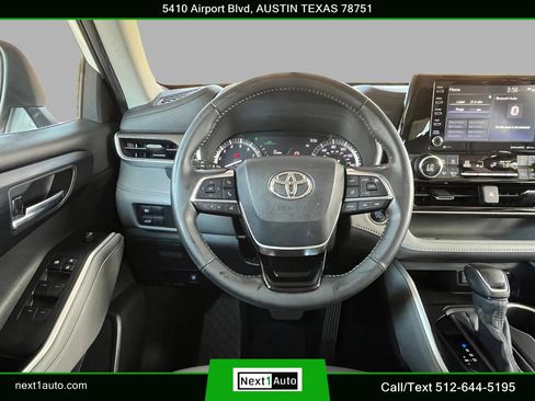 Used 2020 Toyota Highlander XLE FWD image 23