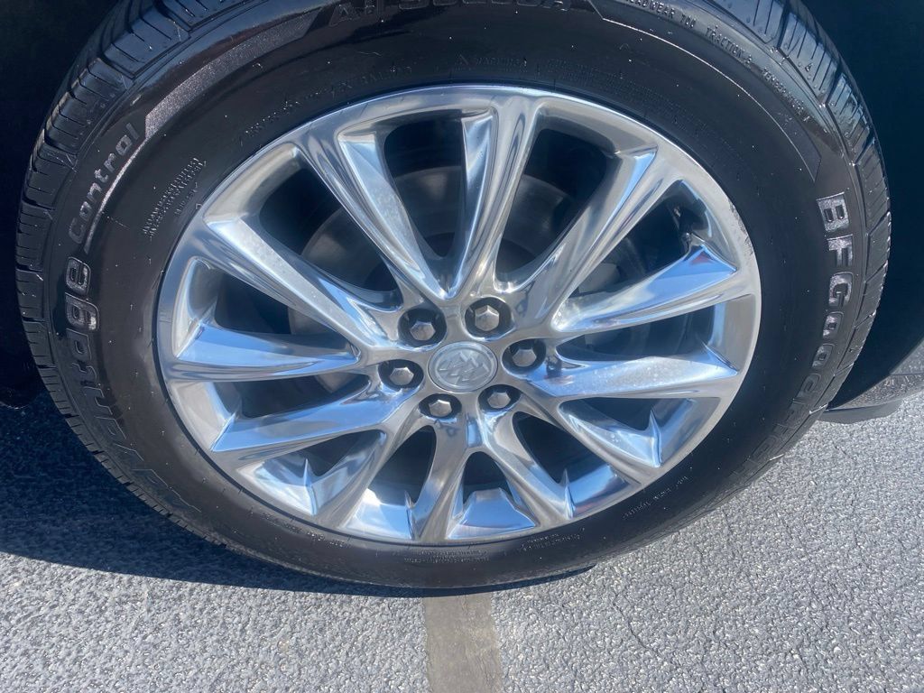 Used 2018 Buick Enclave Premium w/ Experience Buick Package AWD/4WD image 31