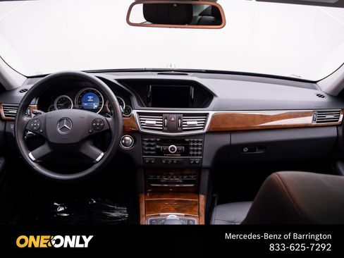Used 2011 Mercedes-Benz E 550 4MATIC Sedan image 16