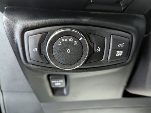 Used 2019 Lincoln Nautilus Premier AWD/4WD image 16