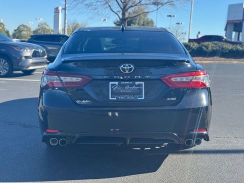 Used 2018 Toyota Camry XSE image 12
