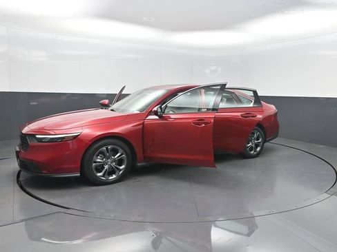 Used 2023 Honda Accord EX image 35