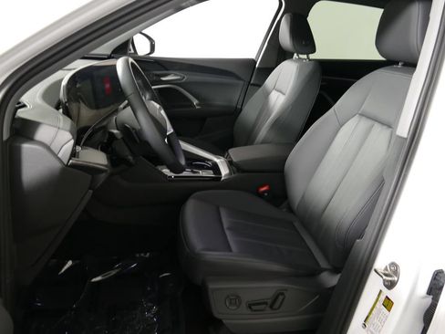 Certified 2025 Audi Q5 Premium w/ Convenience Package AWD/4WD image 9