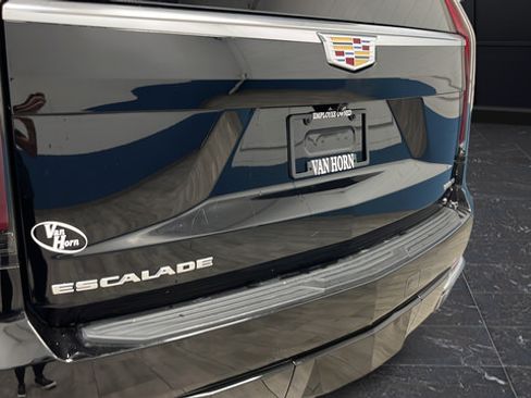 Used 2024 Cadillac Escalade ESV Luxury AWD/4WD image 42