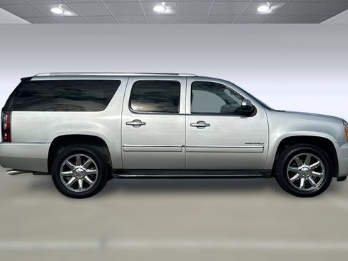 Used 2014 GMC Yukon XL Denali image 8