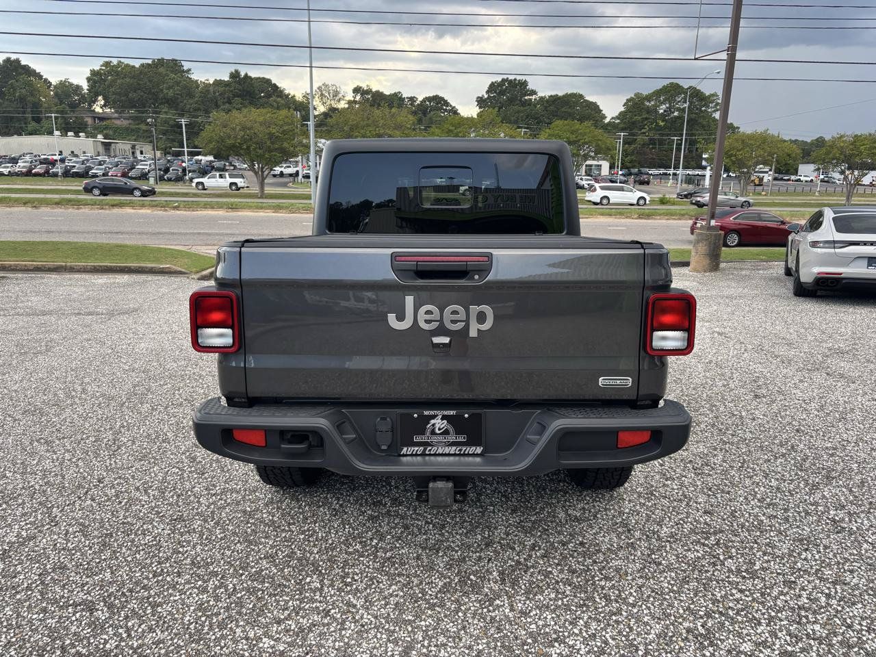 Used 2023 Jeep Gladiator Overland AWD/4WD image 4