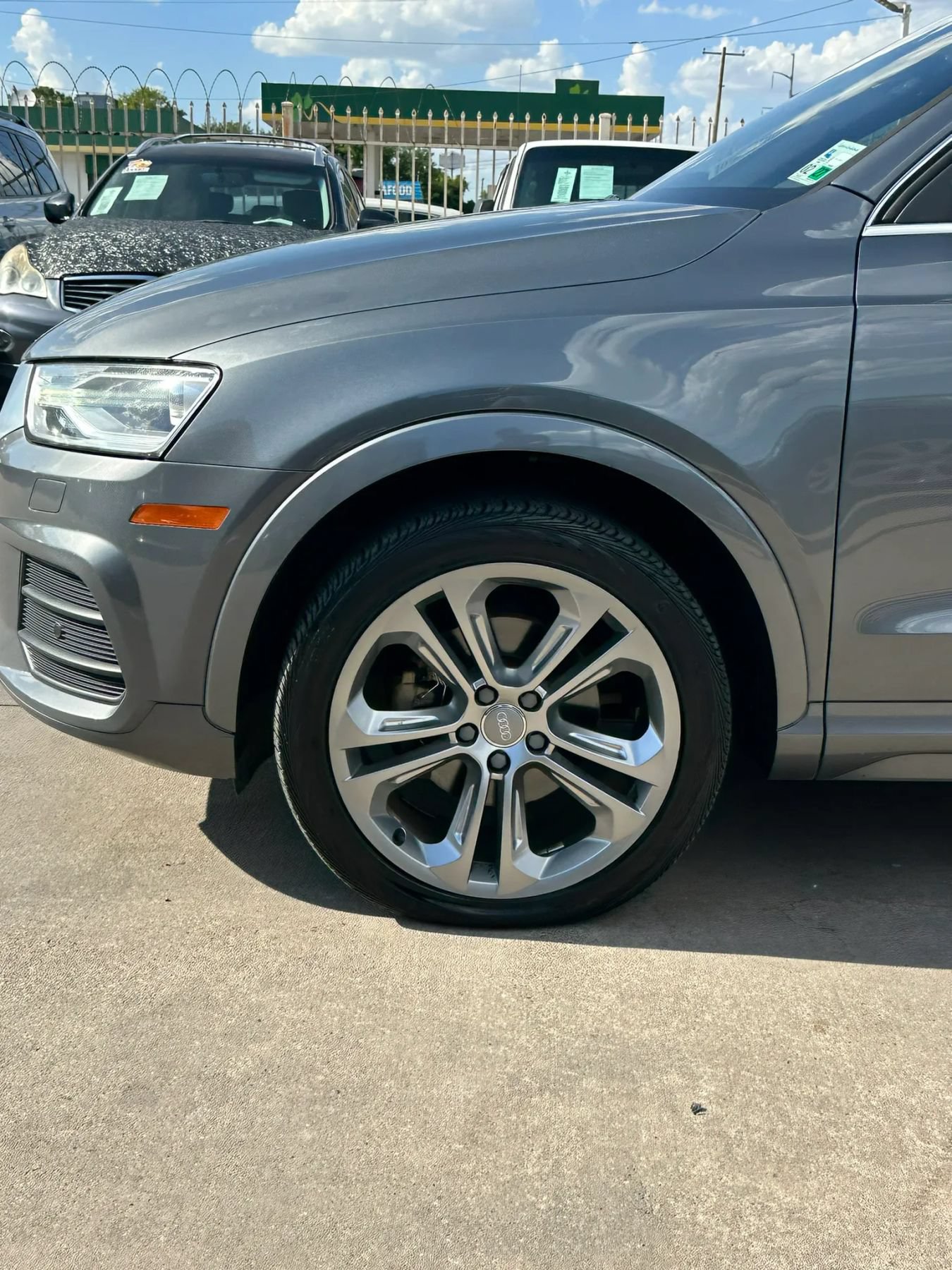 Used 2017 Audi Q3 2.0T Premium Plus w/ Premium Plus Package FWD image 13