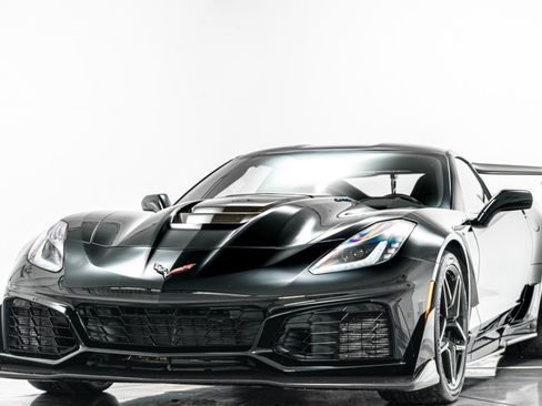Used 2019 Chevrolet Corvette ZR1 w/ ZTK Track Performance Package RWD image 5