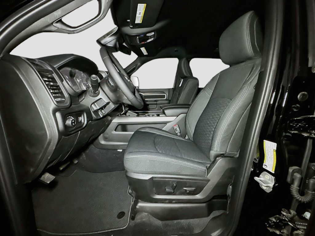 New 2026 RAM 2500 Big Horn AWD/4WD image 15