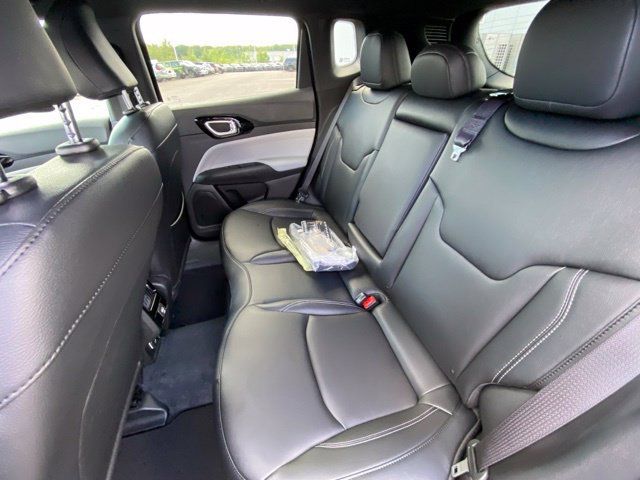 Used 2026 Jeep Compass Limited AWD/4WD image 13