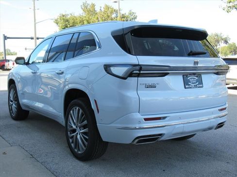 New 2026 Buick Enclave Avenir image 4