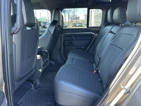 Used 2025 Land Rover Defender 110 AWD/4WD image 22