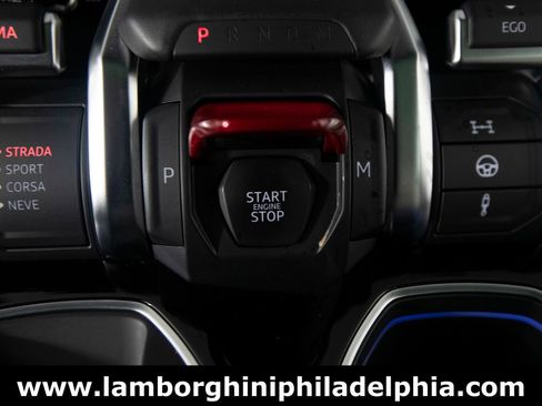 Used 2022 Lamborghini Urus AWD/4WD image 28