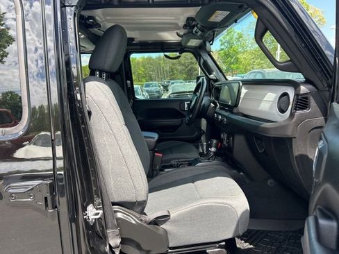 Used 2024 Jeep Gladiator Sport image 15