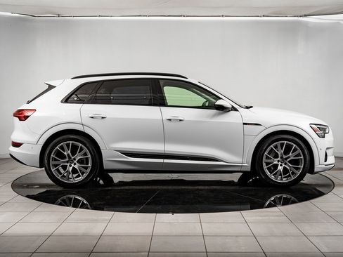 Used 2021 Audi e-tron Prestige w/ Prestige Package image 6