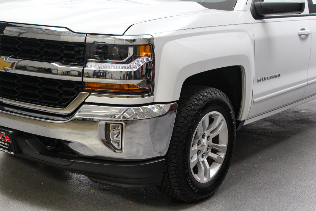 Used 2018 Chevrolet Silverado 1500 LT w/ All Star Edition AWD/4WD image 5