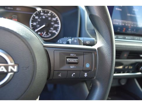 Used 2024 Nissan Rogue SV image 20