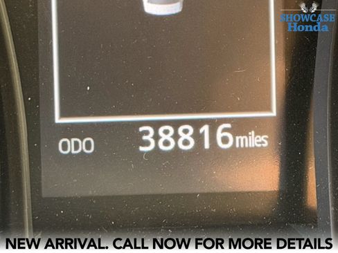 Used 2019 Toyota Camry SE w/ Carpet Mat Package FWD image 9