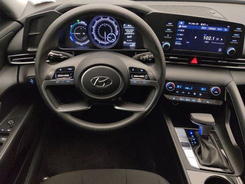 Used 2023 Hyundai Elantra Blue w/ Cargo Package image 22