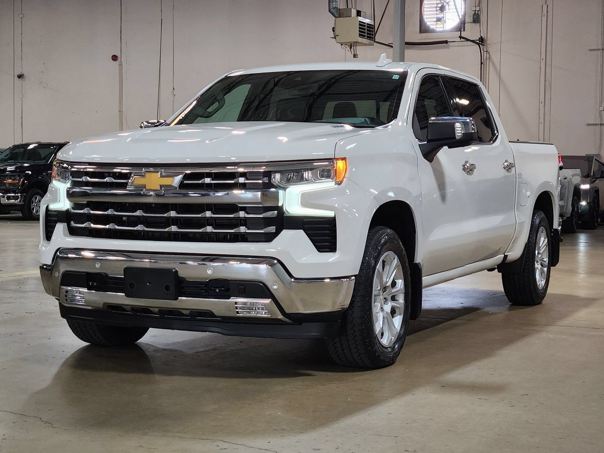 Used 2022 Chevrolet Silverado 1500 LTZ AWD/4WD image 4