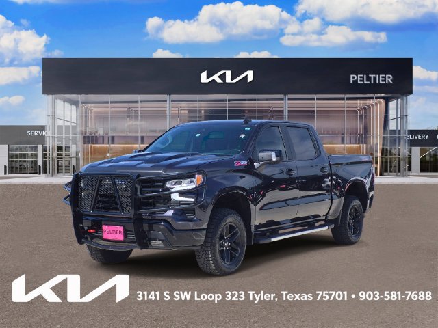 Used 2024 Chevrolet Silverado 1500 LT Trail Boss w/ LT Trail Boss Premium Package AWD/4WD image 3