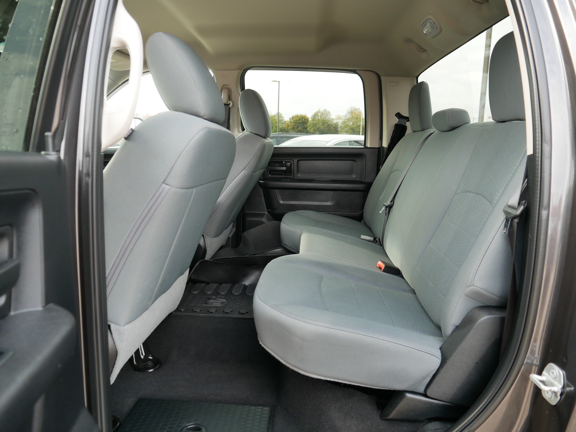 Used 2018 RAM 2500 Tradesman w/ Chrome Appearance Group AWD/4WD image 34