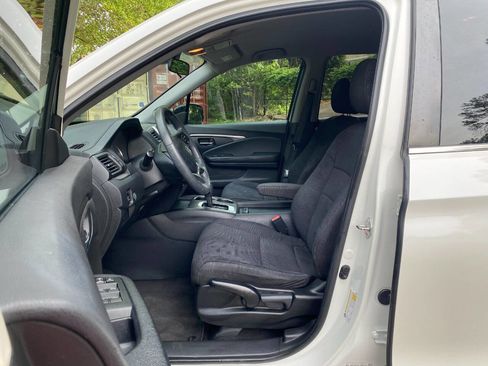 Used 2019 Honda Pilot LX image 12