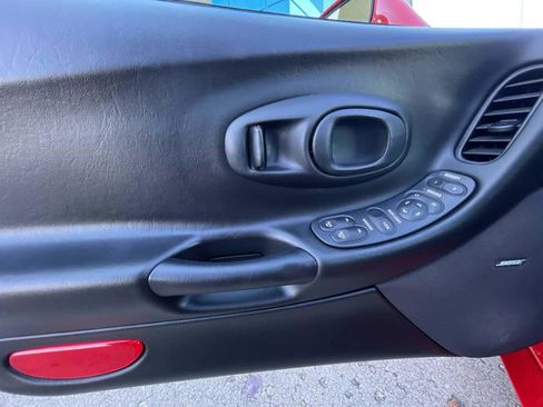 Used 2002 Chevrolet Corvette Convertible w/ Preferred Equipment Group2 image 18