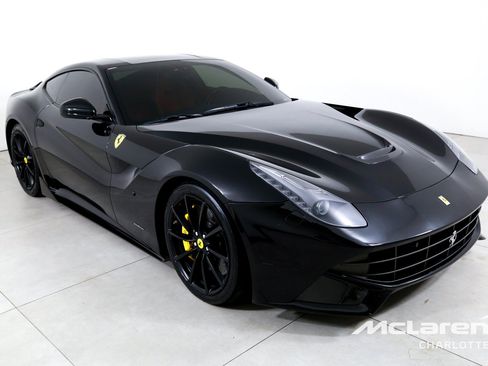 Used 2017 Ferrari F12 Berlinetta RWD image 3