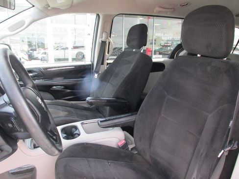 Used 2013 Dodge Grand Caravan SXT FWD image 13