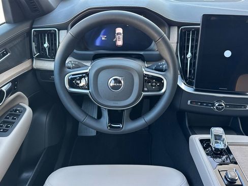Used 2026 Volvo XC90 B5 Plus w/ Protection Package AWD/4WD image 13
