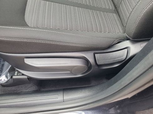 Used 2025 Kia Sorento LX FWD image 7