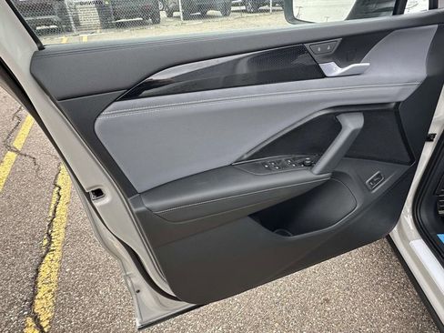 New 2026 Volkswagen Tiguan SE R-Line image 13