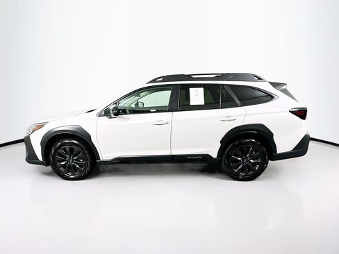 Used 2025 Subaru Outback Onyx Edition AWD/4WD image 4