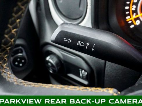 Used 2025 Jeep Gladiator Sport image 19